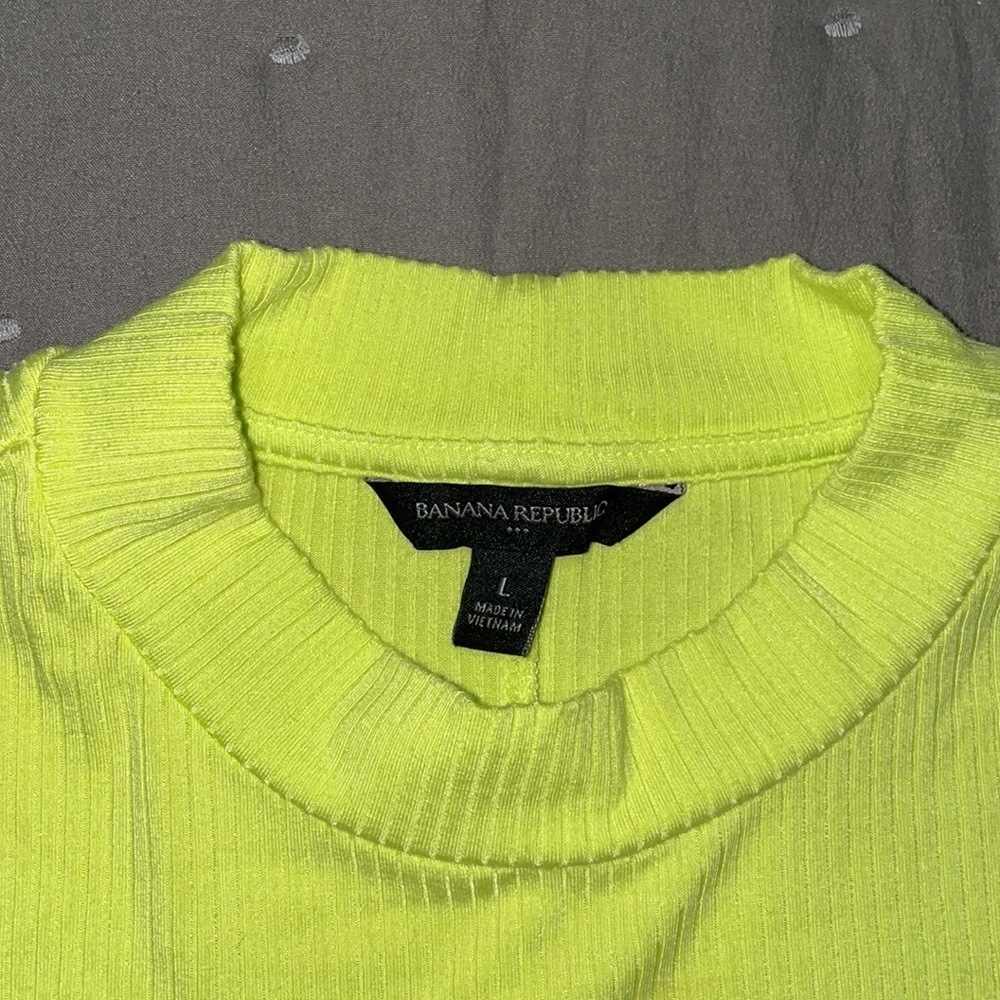 Banana Republic Women Short Sleeves Shirt Size L - Picture 2 of 2